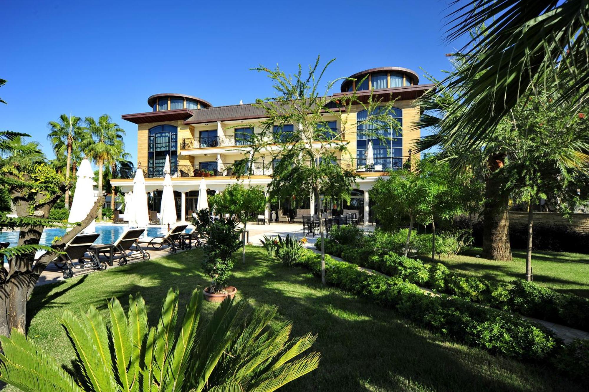 Villa Augusto Boutique Hotel & Spa โคนัคคลึ ภายนอก รูปภาพ